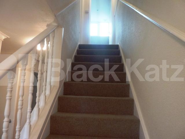 			NEW INSTRUCTION!, 3 Bedroom, 1 bath, 1 reception Flat			 Hornsey Lane, ARCHWAY / CROUCH HILL